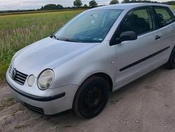 Silber Gebraucht 2003 VW Polo Kleinwagen | 250 €