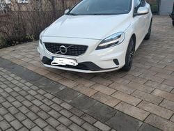 Weiß Gebraucht 2016 Volvo V40 R-Design Limousine | 10.499 € (Guter Preis)