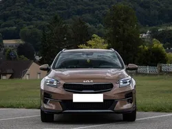 Braun Gebraucht 2022 Kia XCeed Gold SUV | 13.000 € (Guter Preis)