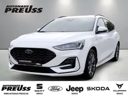 Weiß Gebraucht 2024 Ford Focus ST-Line X Limousine | 23.580 € (Fairer Preis)