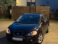 Schwarz Gebraucht 2010 Seat Leon Reference Kleinwagen | 5.999 € (Etwas zu teuer)