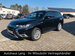 Schwarz Gebraucht 2021 Mitsubishi Outlander P-HEV Top SUV | 24.900 € (Etwas zu teuer)