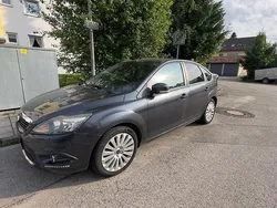 Grau Gebraucht 2009 Ford Focus Titanium Limousine | 3.000 € (Guter Preis)