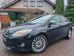 Schwarz Gebraucht 2011 Ford Focus Titanium Limousine | 5.699 € (Fairer Preis)