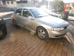 Silber Gebraucht 2000 Opel Vectra Limousine | 2.200 €
