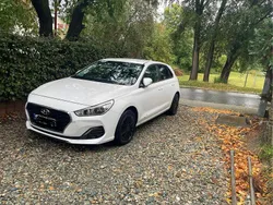 Weiß Gebraucht 2019 Hyundai i30 Limousine | 10.900 € (Superpreis)