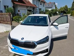 Weiß Gebraucht 2021 Skoda Fabia Kleinwagen | 13.000 € (Fairer Preis)