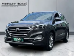 Moon rock (bronze) Gebraucht 2017 Hyundai Tucson Advantage SUV | 18.490 € (Fairer Preis)
