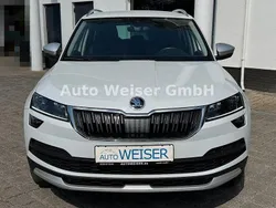 Weiß Gebraucht 2021 Skoda Karoq Scout 4x4 SUV | 24.900 € (Guter Preis)