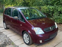 Rot Gebraucht 2003 Opel Meriva Van / Kleinbus | 1.700 €