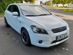 Weiß Gebraucht 2010 Kia Ceed Coupé | 2.999 € (Etwas zu teuer)