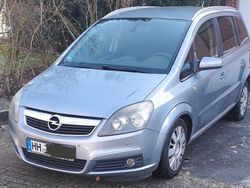 Grau Gebraucht 2007 Opel Zafira Van / Kleinbus | 1.000 € (Superpreis)