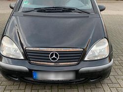 Schwarz Gebraucht 2001 Mercedes A160 Kleinwagen | 1.300 € (Etwas zu teuer)