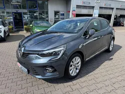 Grau Gebraucht 2021 Renault Clio V Intens Limousine | 12.997 € (Fairer Preis)
