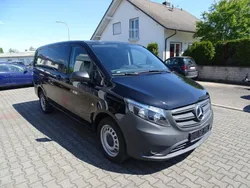 Obsidianschwarz metallic Gebraucht 2023 Mercedes e-Vito Van / Kleinbus | 28.790 € (Fairer Preis)