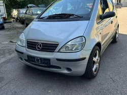 Silber Gebraucht 2000 Mercedes A140 Limousine | 900 €