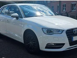 Weiß Gebraucht 2016 Audi A3 Sportback Limousine | 11.400 € (Guter Preis)