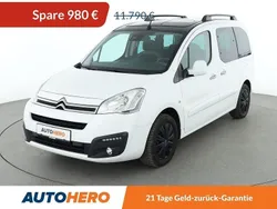 Weiß Gebraucht 2016 Citroën Berlingo SELECTION Van / Kleinbus | 10.810 € (Etwas zu teuer)