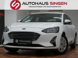 Weiß (frostweiß) grau Gebraucht 2019 Ford Focus Trend Limousine | 9.990 € (Etwas zu teuer)