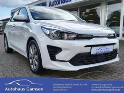 (ud) schneeweiss Gebraucht 2022 Kia Rio Vision Limousine | 14.390 € (Guter Preis)