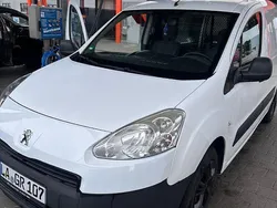 Weiß Gebraucht 2013 Peugeot Partner Van / Kleinbus | 4.100 €