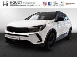 Weiß (jade weiss/arktis weiss) Gebraucht 2022 Opel Grandland X GS Line SUV | 22.490 € (Guter Preis)