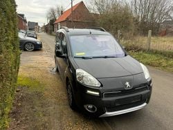 Schwarz Gebraucht 2014 Peugeot Partner Tepee Active Van / Kleinbus | 7.990 € (Guter Preis)