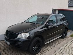 Schwarz Gebraucht 2006 Mercedes ML350 SUV | 8.000 € (Fairer Preis)