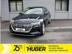 Grau Gebraucht 2022 Audi e-tron Comfort SUV | 49.999 €