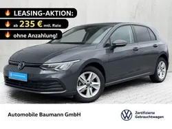 Grau Gebraucht 2024 VW Golf VIII Life Limousine | 23.450 € (Fairer Preis)