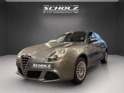 Grau Gebraucht 2011 Alfa Romeo Giulietta Limousine | 6.900 € (Fairer Preis)