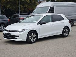 Weiß Gebraucht 2024 VW Golf VIII Goal Limousine | 25.700 € (Superpreis)