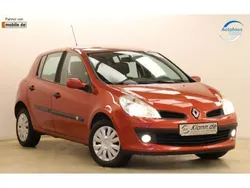 Feuerrot (metallic) Gebraucht 2006 Renault Clio II Initiale Kleinwagen | 3.799 € (Teuer)