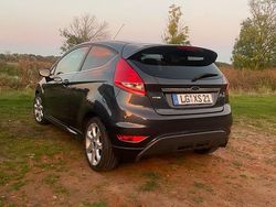 Grau Gebraucht 2009 Ford Fiesta Sport Limousine | 3.700 € (Fairer Preis)