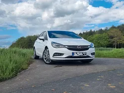 Weiß Gebraucht 2016 Opel Astra Dynamic Limousine | 8.200 € (Fairer Preis)