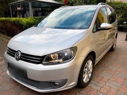 Silber Gebraucht 2012 VW Touran Highline Van / Kleinbus | 10.000 € (Fairer Preis)