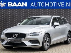 Grau Gebraucht 2020 Volvo V60 Momentum Kombi | 19.663 €