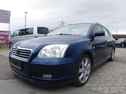 Blau Gebraucht 2004 Toyota Avensis Executive Kombi | 2.190 € (Fairer Preis)