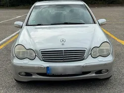 Grau Gebraucht 2001 Mercedes C180 Limousine | 1.100 €