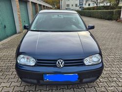 Blau Gebraucht 2003 VW Golf Trendline Limousine | 1.699 € (Guter Preis)