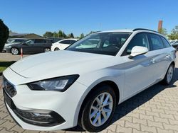 Weiß Gebraucht 2022 Seat Leon Style Limousine | 13.890 € (Guter Preis)