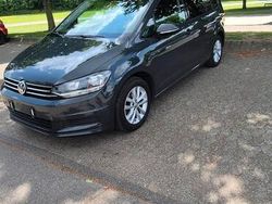 Grau Gebraucht 2017 VW Touran Comfortline Van / Kleinbus | 13.600 € (Etwas zu teuer)