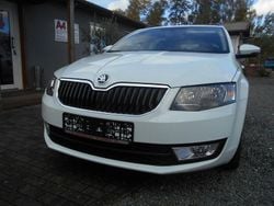 Weiß Gebraucht 2016 Skoda Octavia Joy Kombi | 9.990 € (Superpreis)