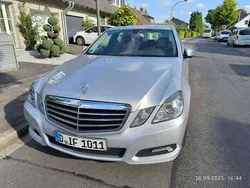 Silber Gebraucht 2009 Mercedes E250 Avantgarde Limousine | 9.800 € (Fairer Preis)
