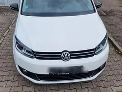 Weiß Gebraucht 2011 VW Touran Style Van / Kleinbus | 4.950 € (Guter Preis)