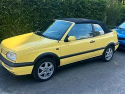 Gelb Gebraucht 1995 VW Golf Cabriolet Conceptline Cabrio | 8.750 €