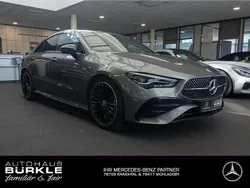 Grau Gebraucht 2024 Mercedes CLA200 AMG Limousine | 38.240 € (Etwas zu teuer)
