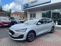 Silber Gebraucht 2023 Ford Focus Titanium Kombi | 18.950 € (Guter Preis)