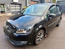 Schwarz Gebraucht 2014 VW Touran Trendline Van / Kleinbus | 6.200 € (Superpreis)