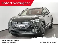 Schwarz Neu 2025 Audi Q4 e-tron Sport SUV | 75.140 €